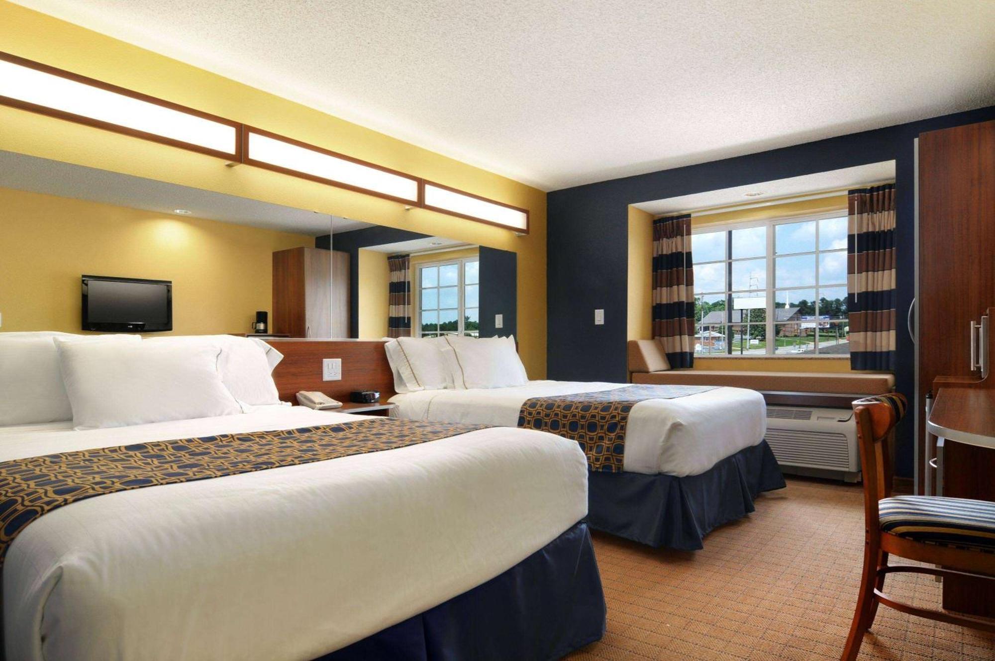 Microtel Inn & Suites By Wyndham Columbus Near Fort Moore Exterior photo