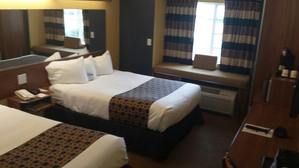 Microtel Inn & Suites By Wyndham Columbus Near Fort Moore Exterior photo